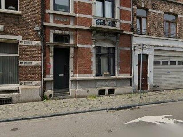 280 m2 apartment for rent in Luik