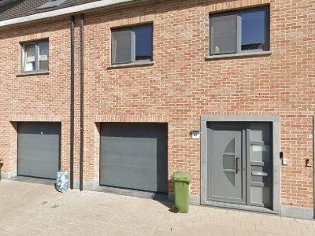 280 m2 apartment for rent in Sint Gillis Waas