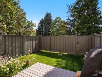 280 S 3rd Ave 24
