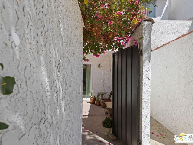 280 S Avenida Caballeros 108
