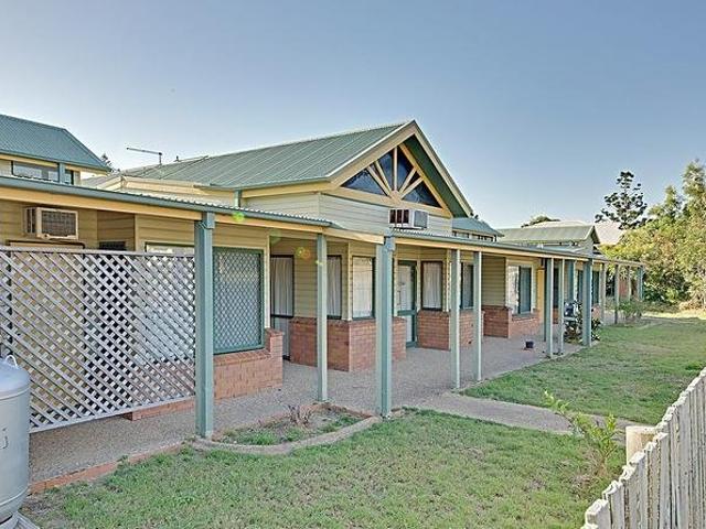 $280pw for Single Room & $350pw for 1 bed Self Contained Unit Walk to the Beach Emu Park