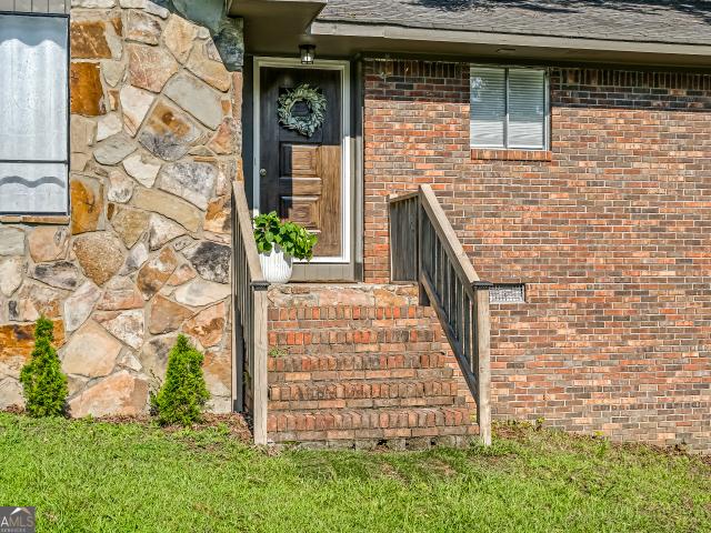 2814 Suncrest Drive