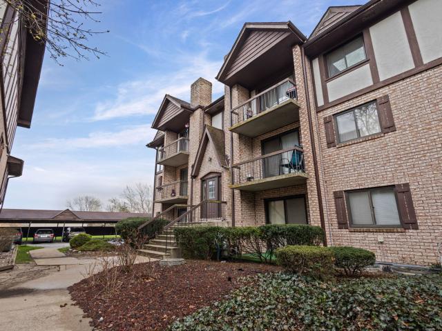2815 Glenwood Lansing Rd, Unit 205, Lynwood, IL 60411 | MLS #12618