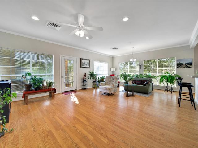 2815 Kings Crossing Drive 214