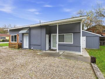 2815 W Moore