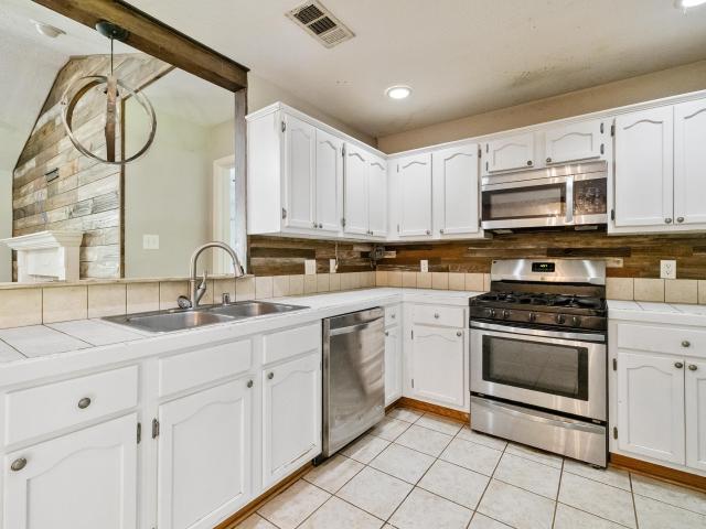 2816 Mount Vernon Drive