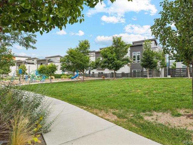 2816 W 53rd Avenue