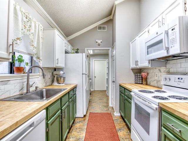 2817 Country Creek Ln, Fort Worth, TX 76123 | MLS #21161