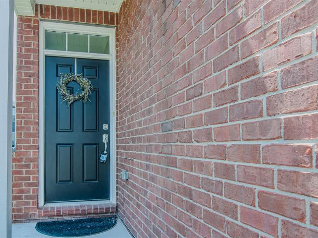 2817 Fairgrove Crescent