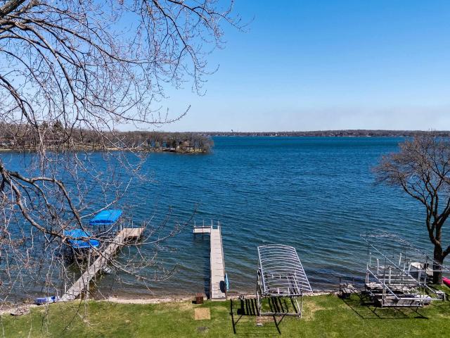 2818 Breezy Heights Dr