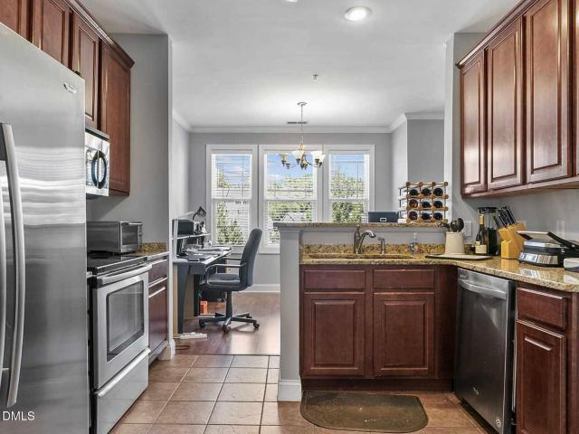 2810 Bedford Green Drive 211