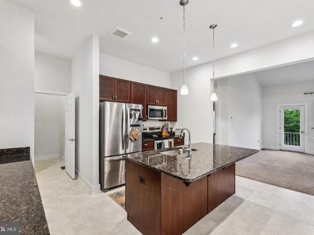 2810 Town View Circle