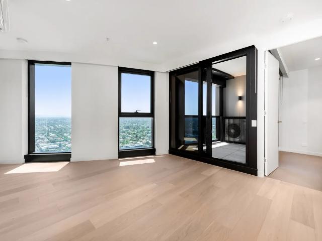 2811/545 Station Street Box Hill, VIC 3128