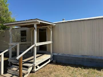 2811 Southern Breeze, Hondo, TX 78861 | MLS #1950