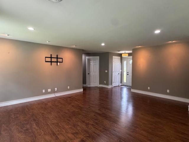 2812 Oakwood Dr