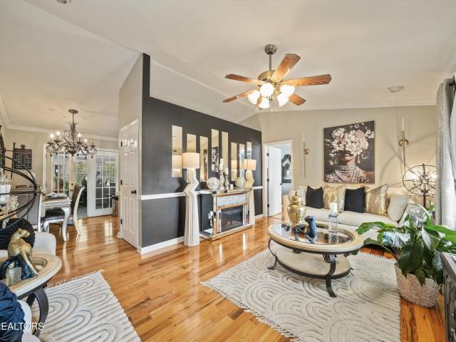 2812 Glenpark Rd