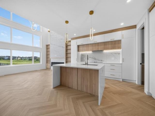 2812 Street Nw, Edmonton, AB, T6M 3C3 house for sale | Listing ID E4510 | Royal LePage