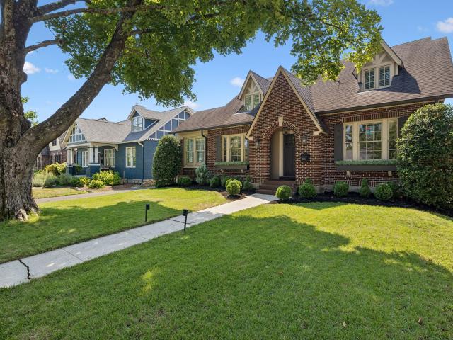 2813 Acklen