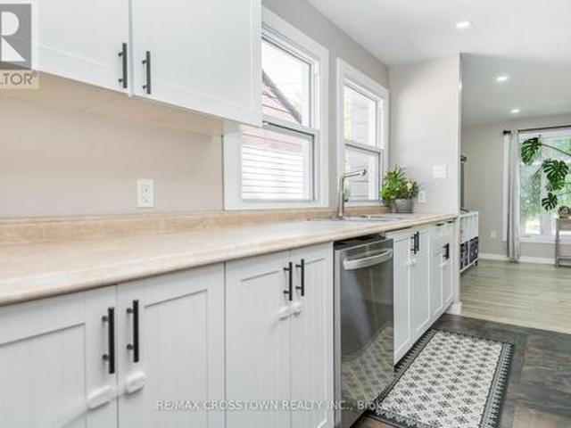 281 Elizabeth Street, Midland, ON, L4R 1Y5 house for sale | Listing ID S13661 | Royal LePage