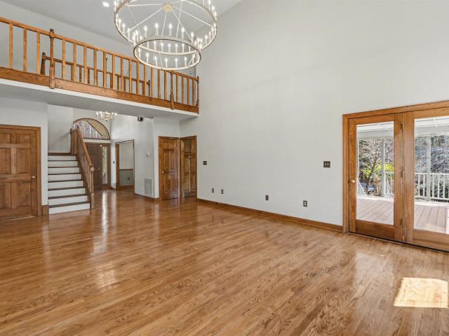 281 Ridge Way
