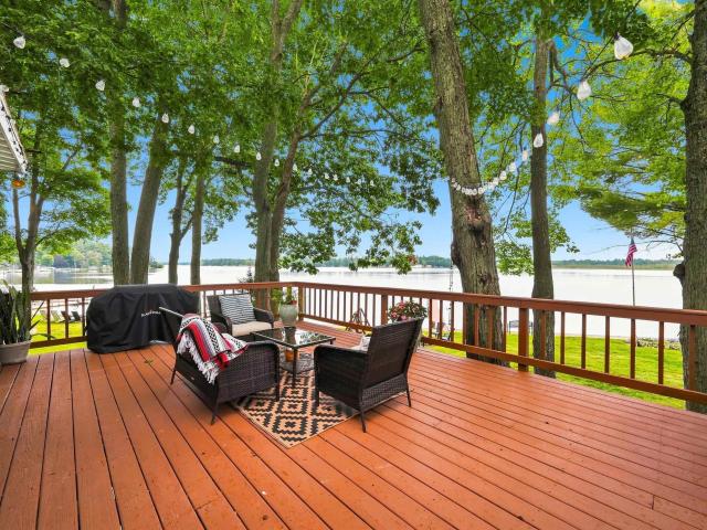 281 W Lake Drive