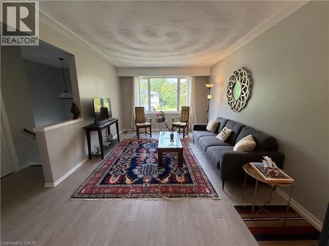 281 TOLL GATE Boulevard, Waterloo, Ontario, N2L4M3