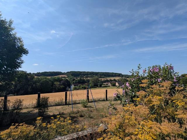 28240 Longère à rénover d'environ 250m2 avec maison indépendante de 50m2