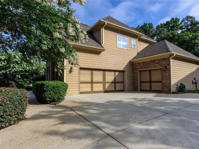2824 Magnolia Creek Drive NW