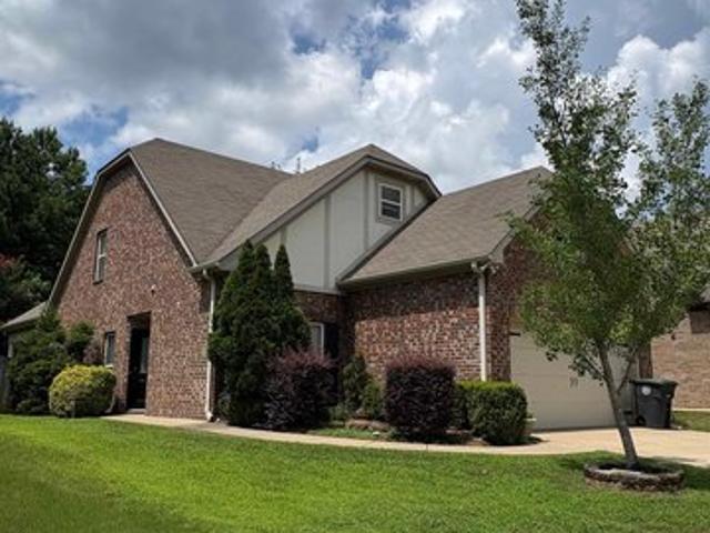 2824 Oxmoor Glen Dr, Birmingham, AL 35211
