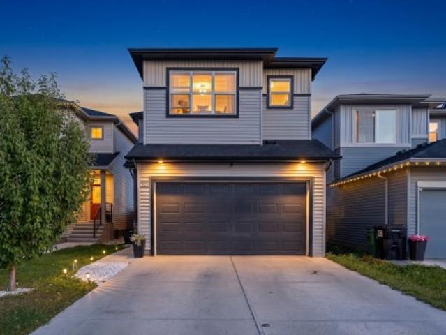 2824 Avenue Nw, Edmonton, AB, T5Y 3Y8 house for sale | Listing ID E4509 | Royal LePage