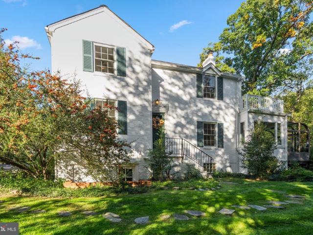 2827 Maple Lane
