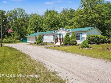 2827 N Eleven Mile Road