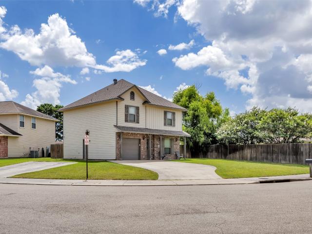 2827 Horseback Drive