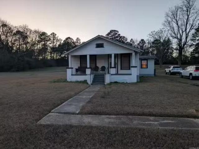 2820 APPLE AVE, CAMDEN, AR 71701