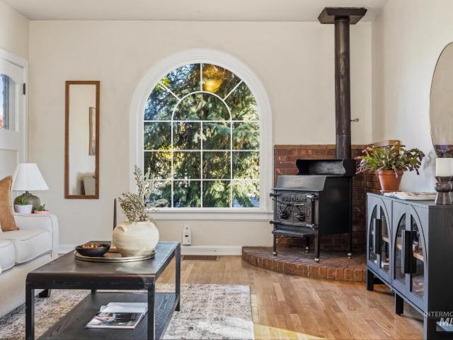 2821 N 36th
