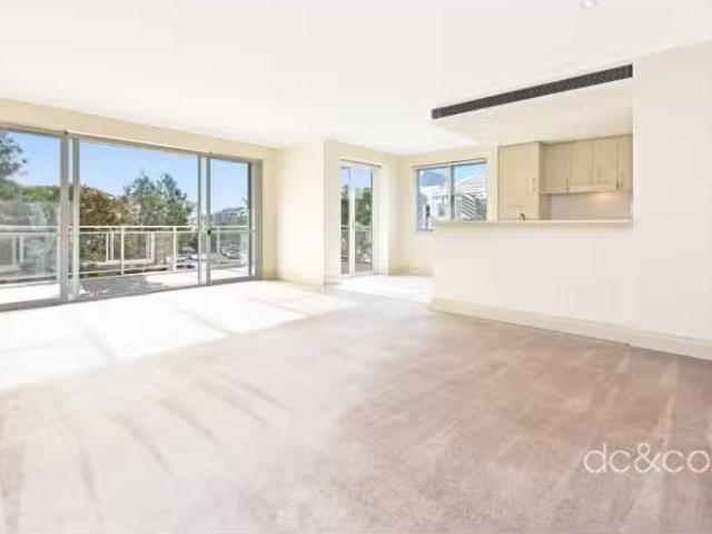 28/21 Peninsula Drive, Breakfast Point Apartment for rent Lis.