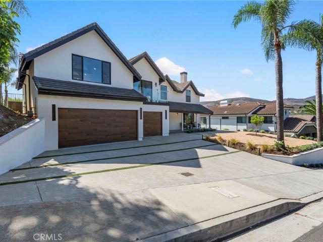 2822 Via Amapola
