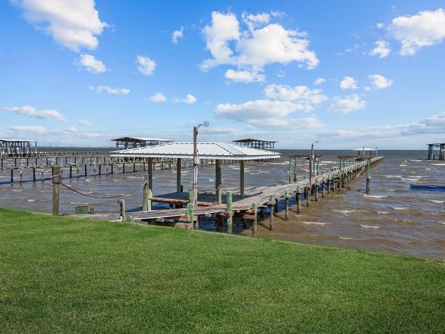 2823 Bayshore Dr, Bacliff, TX 77518 | MLS #51201
