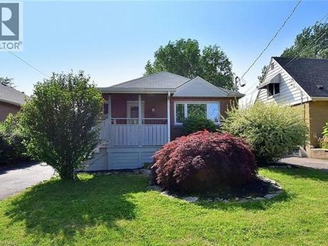 282 East 38Th Street, Hamilton, ON, L8V 4G3 house for sale | Listing ID 40844 | Royal LePage