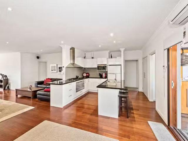 282 South Road, Hampton East, VIC 3188