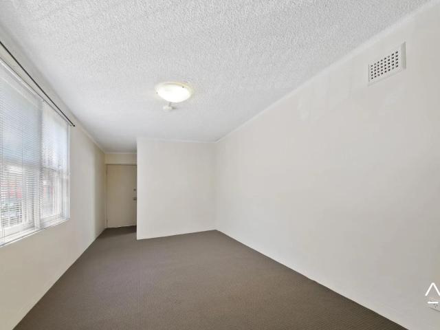 2/82 Station Street, Newtown