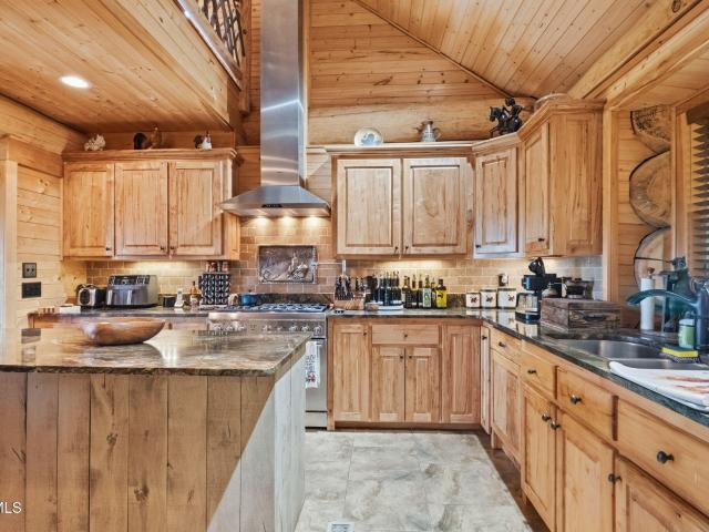 2835 Cross Mountain Road