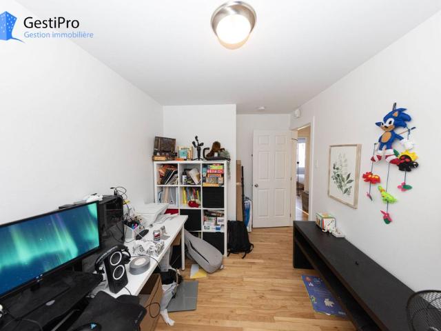 2835 2845 Livernois