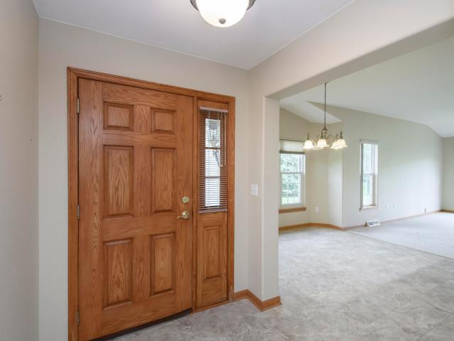 2836 Raintree Ln