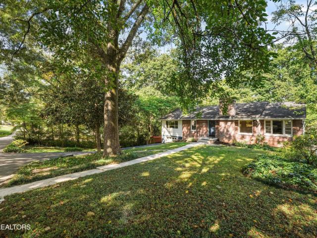 2837 Gaston Ave