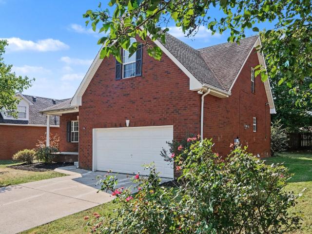 2837 Vicwood Dr