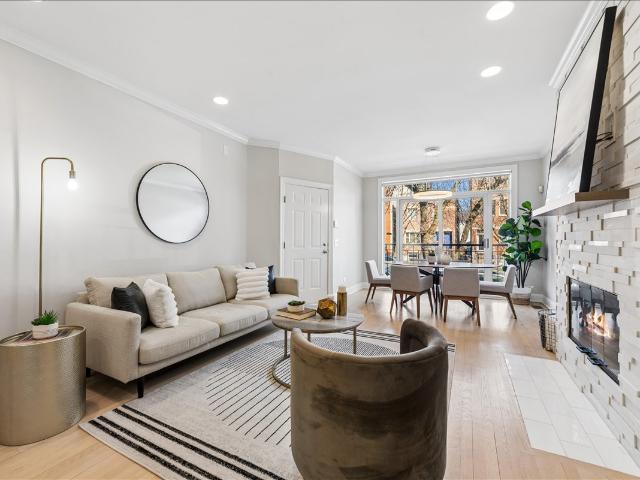 2838 N Damen Avenue # 1