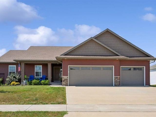 2839 Armstrong Dr, Iowa City, IA 52240