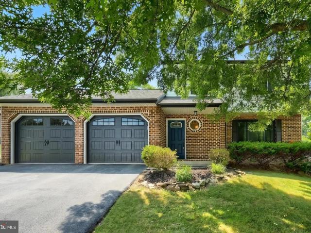 2832 Glen Hollow Drive