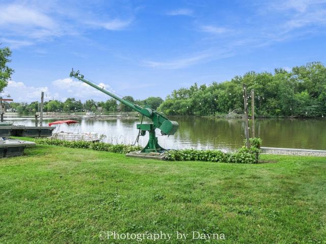 2833 River Road